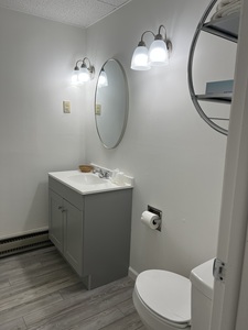 Queen Room Exterior (No Pets) Photo 2