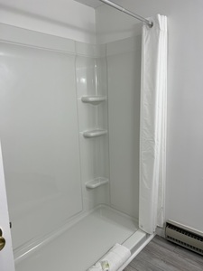 Queen Room Exterior (No Pets) Photo 3