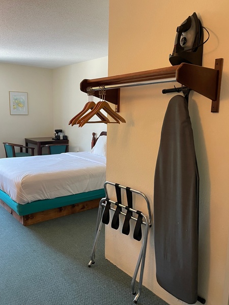 Unique Queen Photo 3