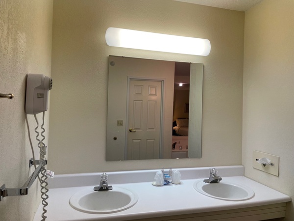 King Jacuzzi (No Pets) Photo 4